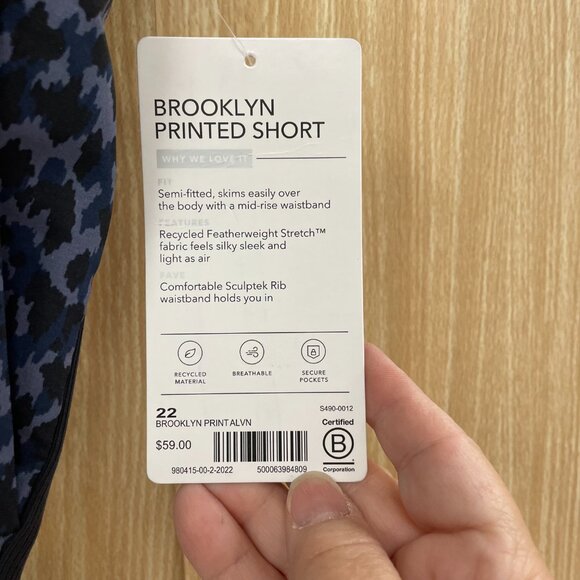 NWT Athleta Brooklyn Blue Printed Shorts Size 22 - Picture 6 of 8